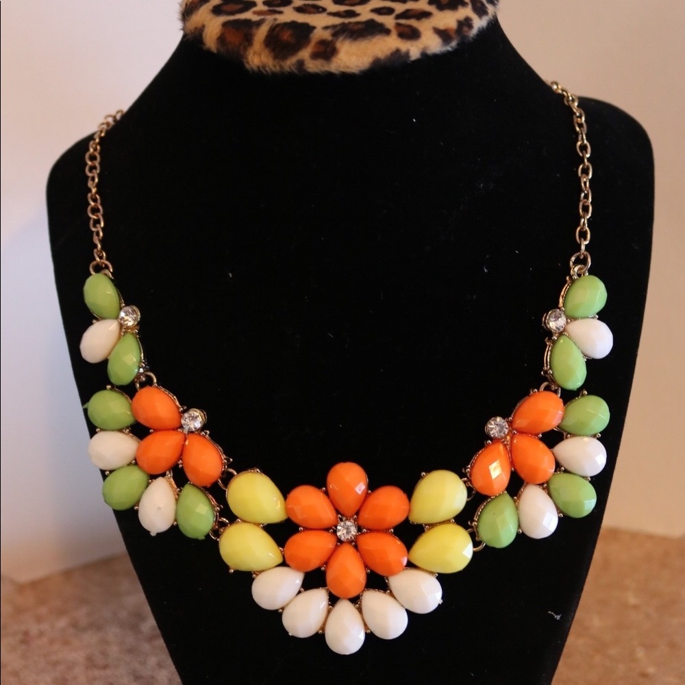 🌸🌺Floral Inspired Necklace